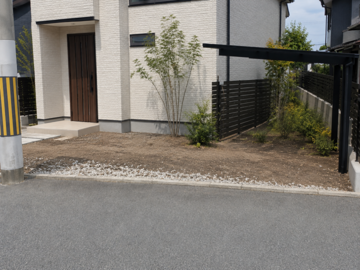 タカショー セラレバンテのタイル張りで表情を整えたブロック塀工事の施工前写真1