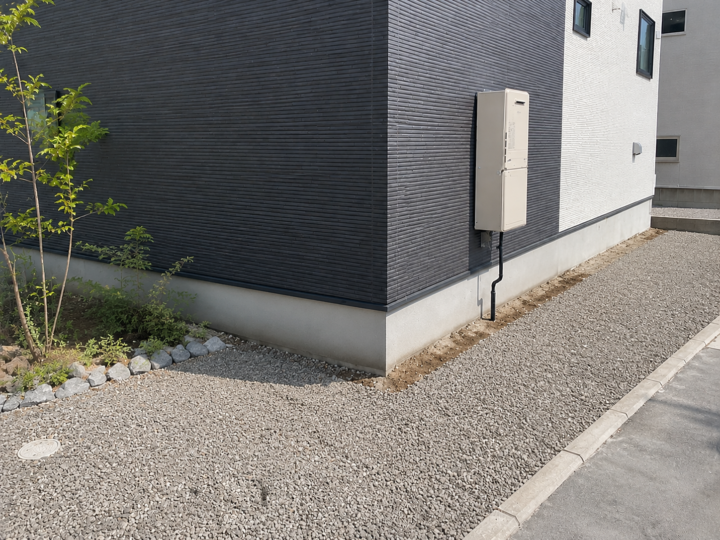 太陽エコブロックスの普通CBで構成した建物まわりのブロック塀の施工前写真1