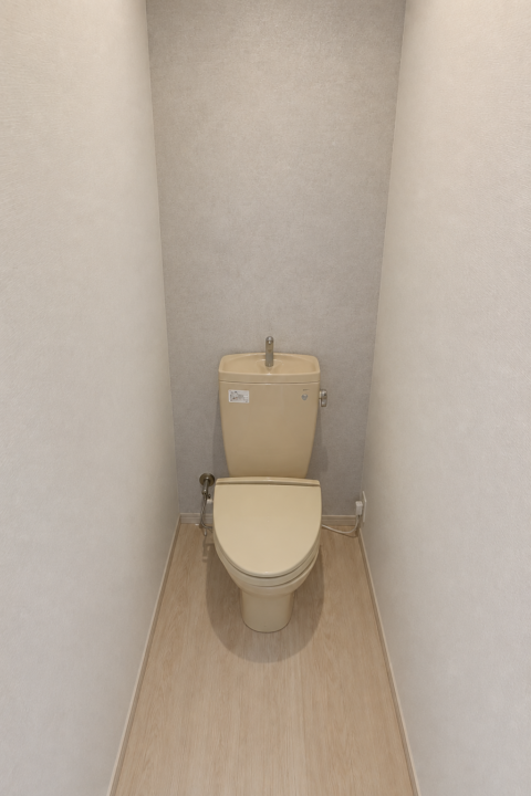 TOTO GGA1（CES9C10）と内装工事を組み合わせたトイレ事例 Before