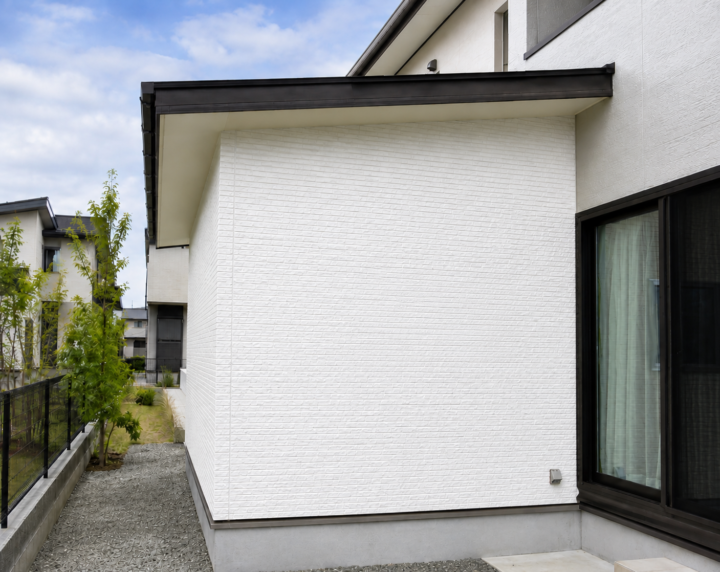住宅の既存部分へ新たな空間を加えた増築工事の施工事例の施工後写真1